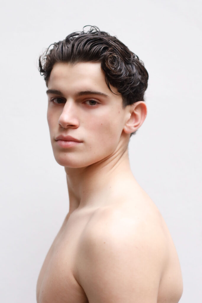 MARIO BONA — Polaroid 4